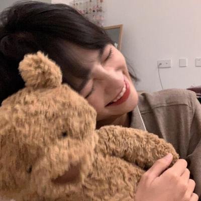 泡沫欢腾的香槟美酒